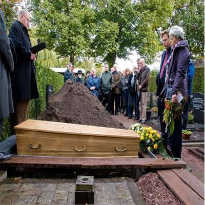 begrafenis tijdens een uitvaart overledene